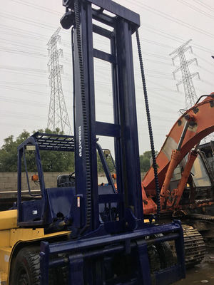 2 / 3 Stage Mast Second Hand Forklifts Komatsu FD100 10 Ton Low Hour Working