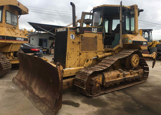 Niveladora vieja de la correa eslabonada de los dormilones del CAT D5M Caterpillar con color amarillo original